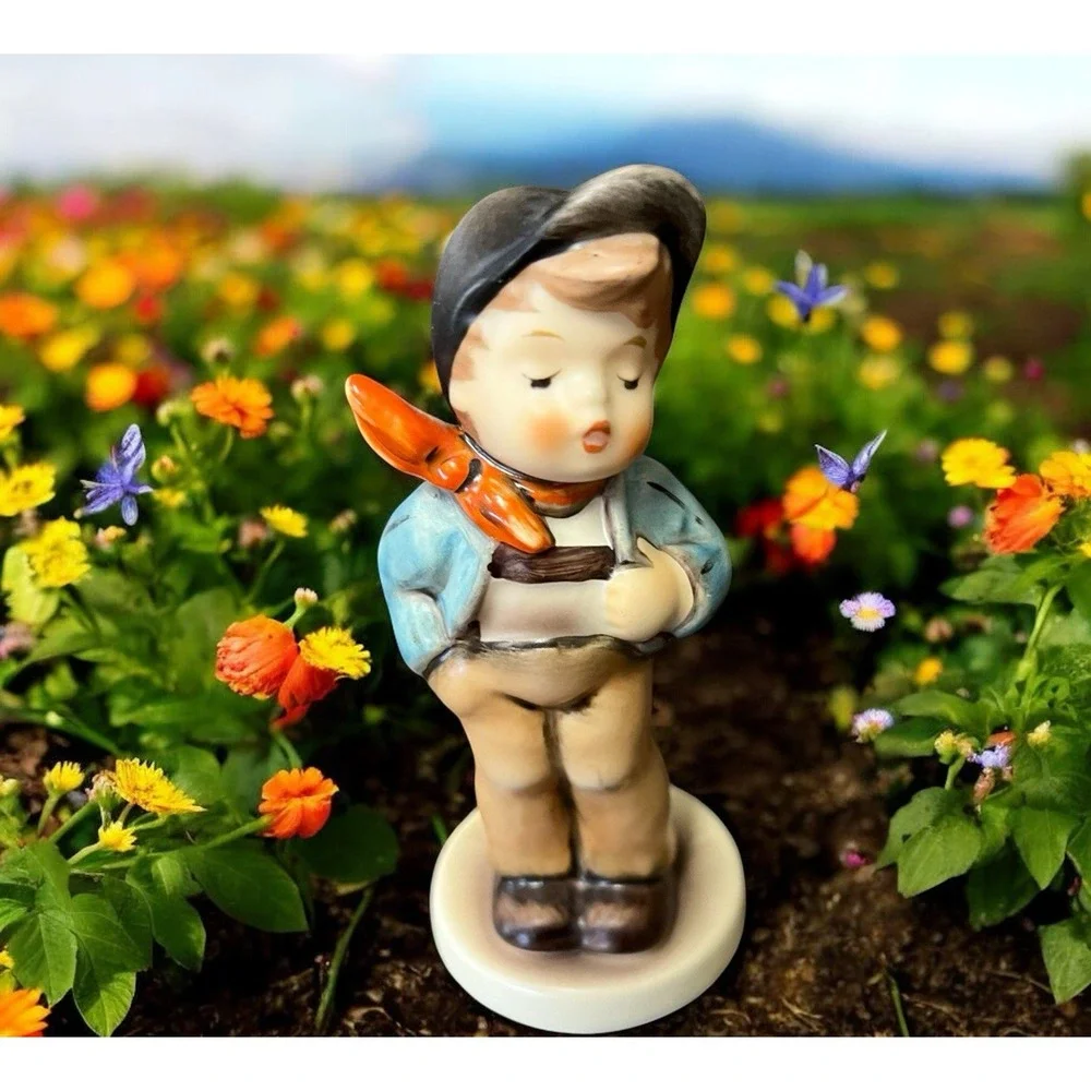1989 Goebel Hummel‎ Lucky Fellow Young Boy 560 Germany Membership Club Vintage